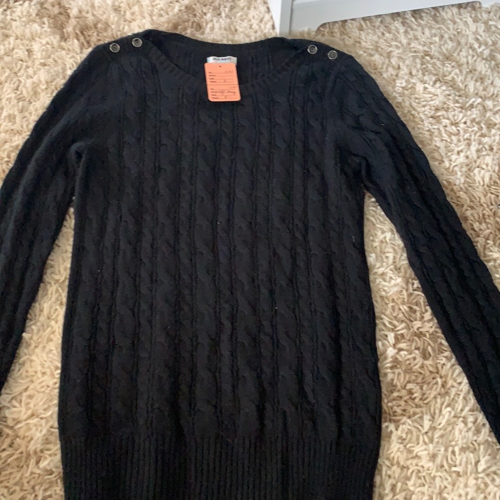 Old Navy Black sweater